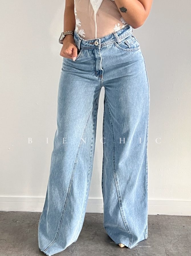 Jeans ruedo suelto Naya